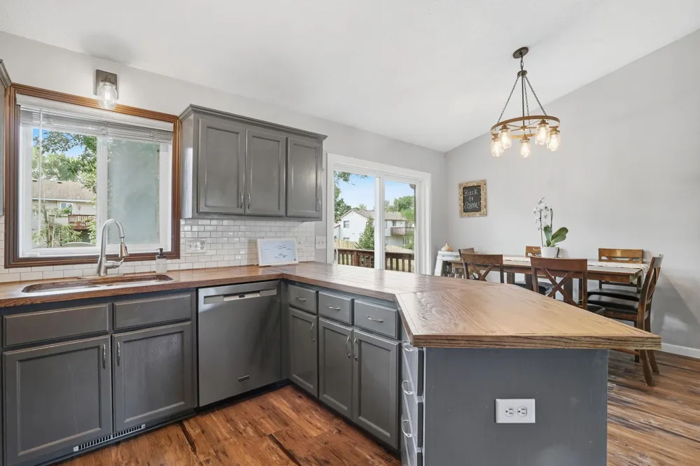 712 Sunset Street Buffalo, MN 55313