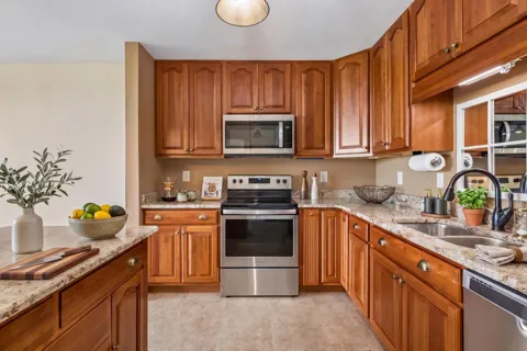 6500 Woodlake Drive #906