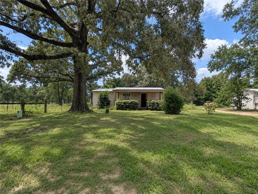 144 Hales Landing Road Bainbridge, GA 39817