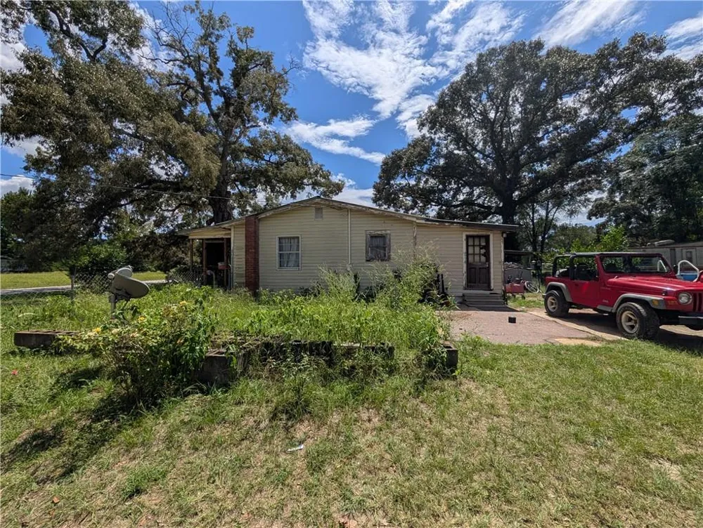 144 Hales Landing Road Bainbridge, GA 39817