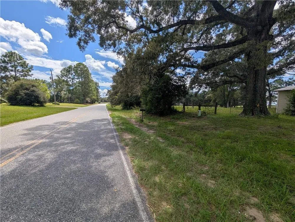 144 Hales Landing Road Bainbridge, GA 39817