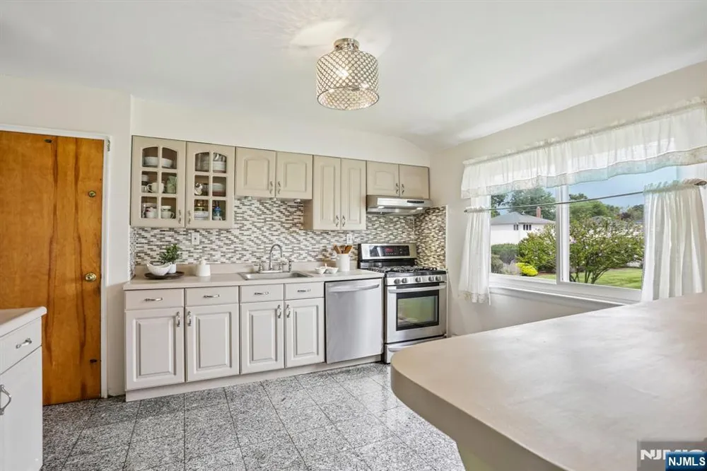 145 Sutton Place New Milford, NJ 07646