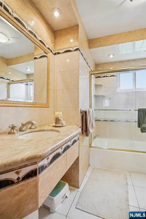 145 Sutton Place New Milford, NJ 07646