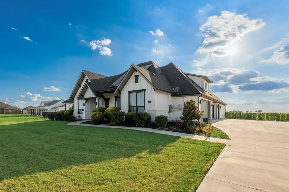 481 Ike Road Waxahachie, TX 75165
