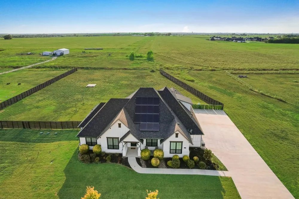 481 Ike Road Waxahachie, TX 75165
