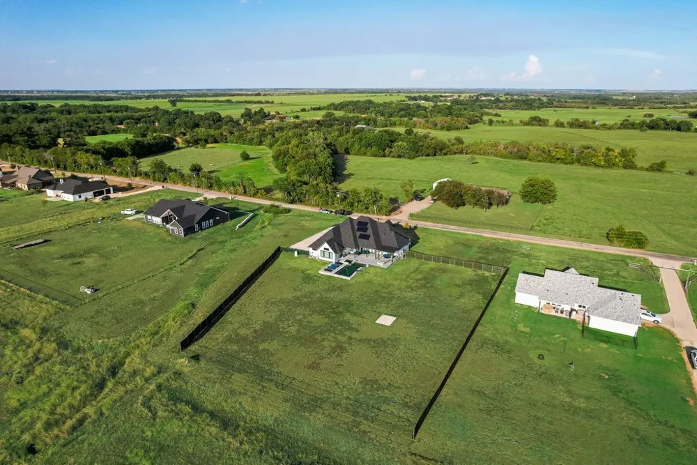 481 Ike Road Waxahachie, TX 75165