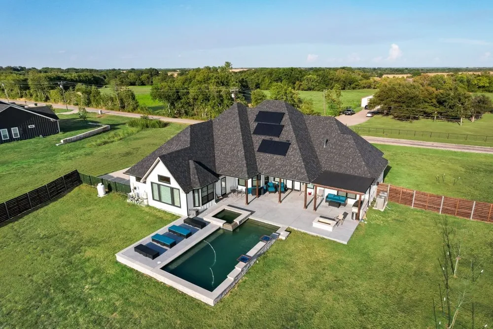 481 Ike Road Waxahachie, TX 75165