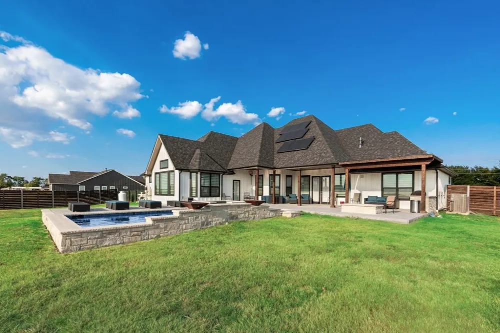481 Ike Road Waxahachie, TX 75165