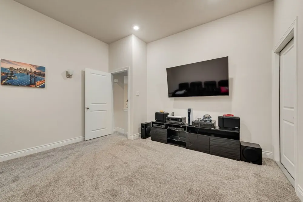 481 Ike Road Waxahachie, TX 75165
