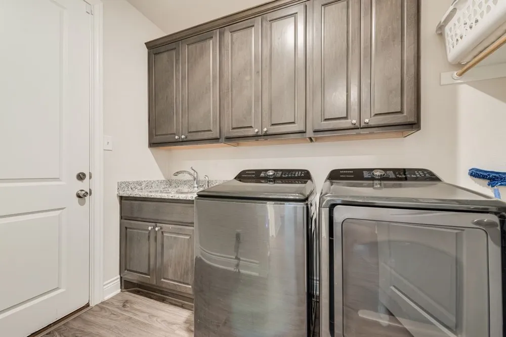 481 Ike Road Waxahachie, TX 75165
