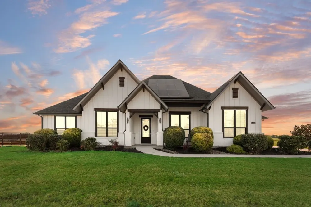 481 Ike Road Waxahachie, TX 75165