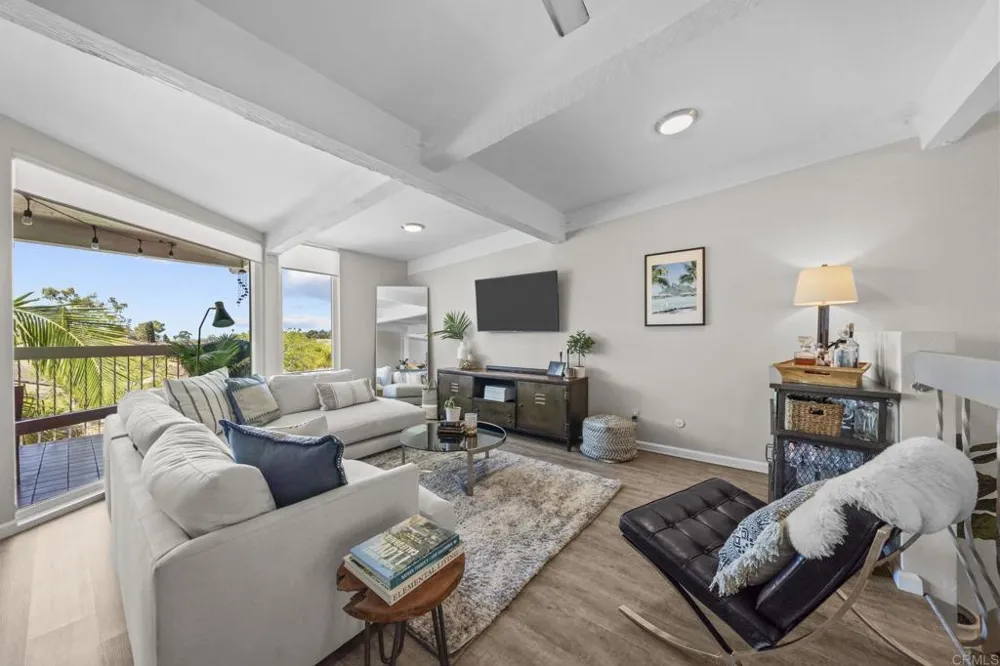 2335 Caringa Way #18 Carlsbad, CA 92009