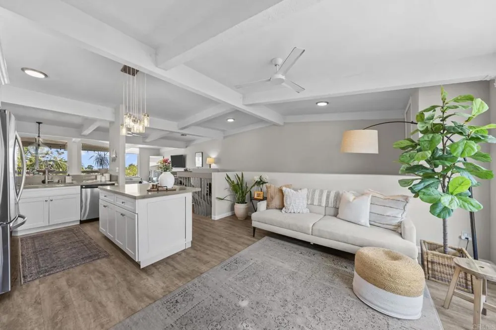 2335 Caringa Way #18 Carlsbad, CA 92009