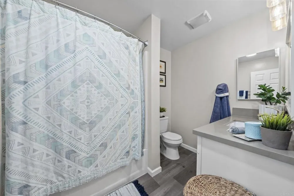 2335 Caringa Way #18 Carlsbad, CA 92009
