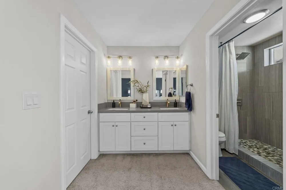2335 Caringa Way #18 Carlsbad, CA 92009