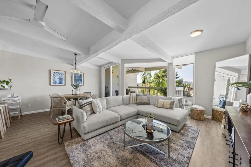 2335 Caringa Way #18 Carlsbad, CA 92009
