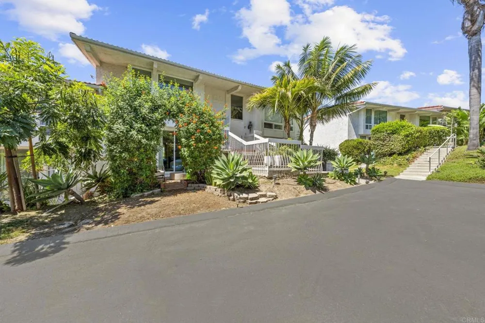 2335 Caringa Way #18 Carlsbad, CA 92009