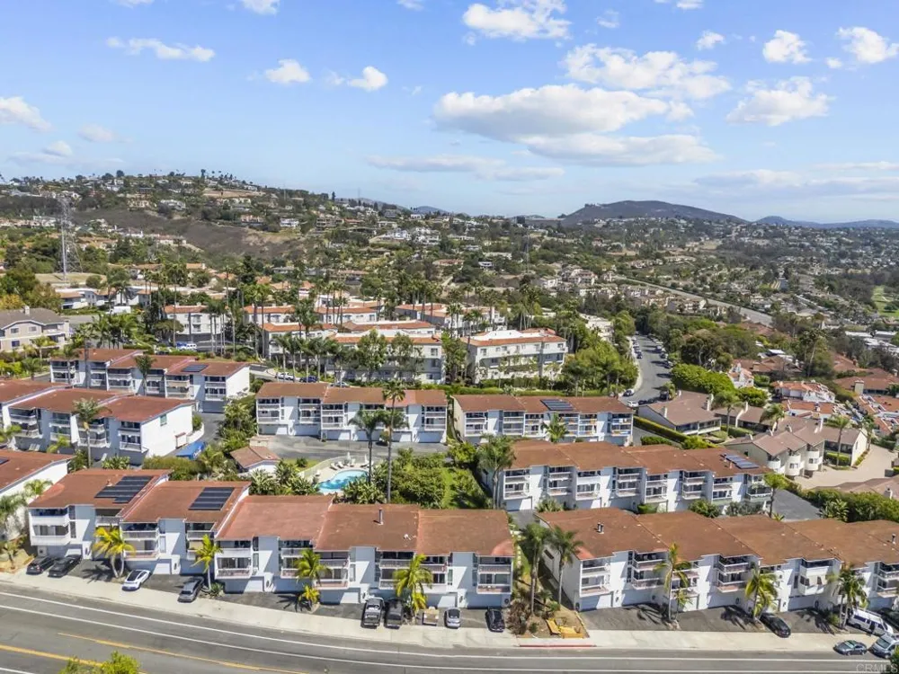 2335 Caringa Way #18 Carlsbad, CA 92009