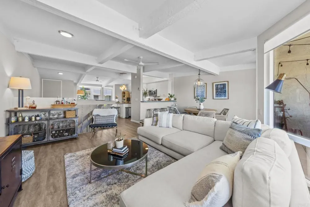 2335 Caringa Way #18 Carlsbad, CA 92009