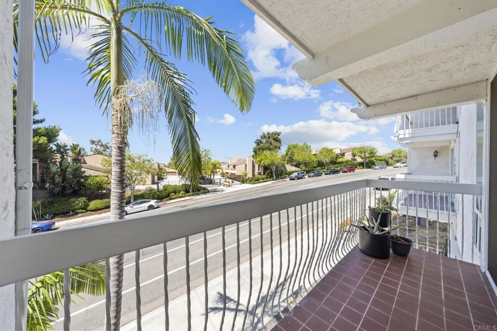 2335 Caringa Way #18 Carlsbad, CA 92009