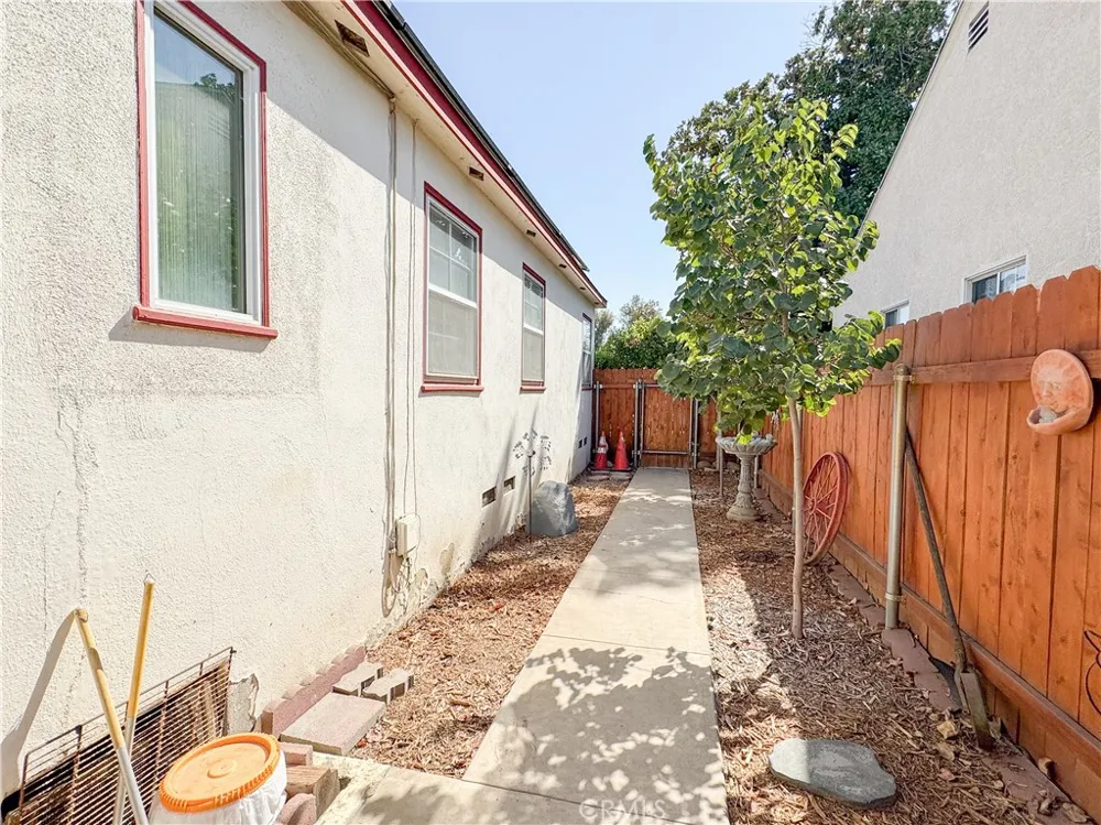 1653 Olive Street Bakersfield, CA 93301