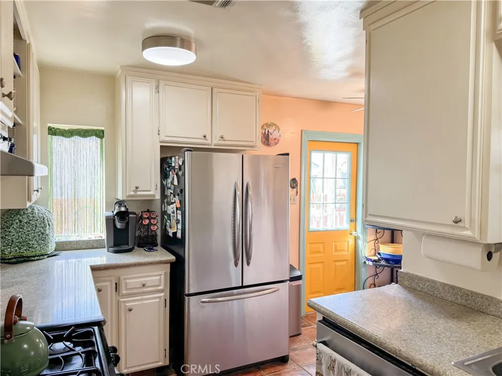 1653 Olive Street Bakersfield, CA 93301