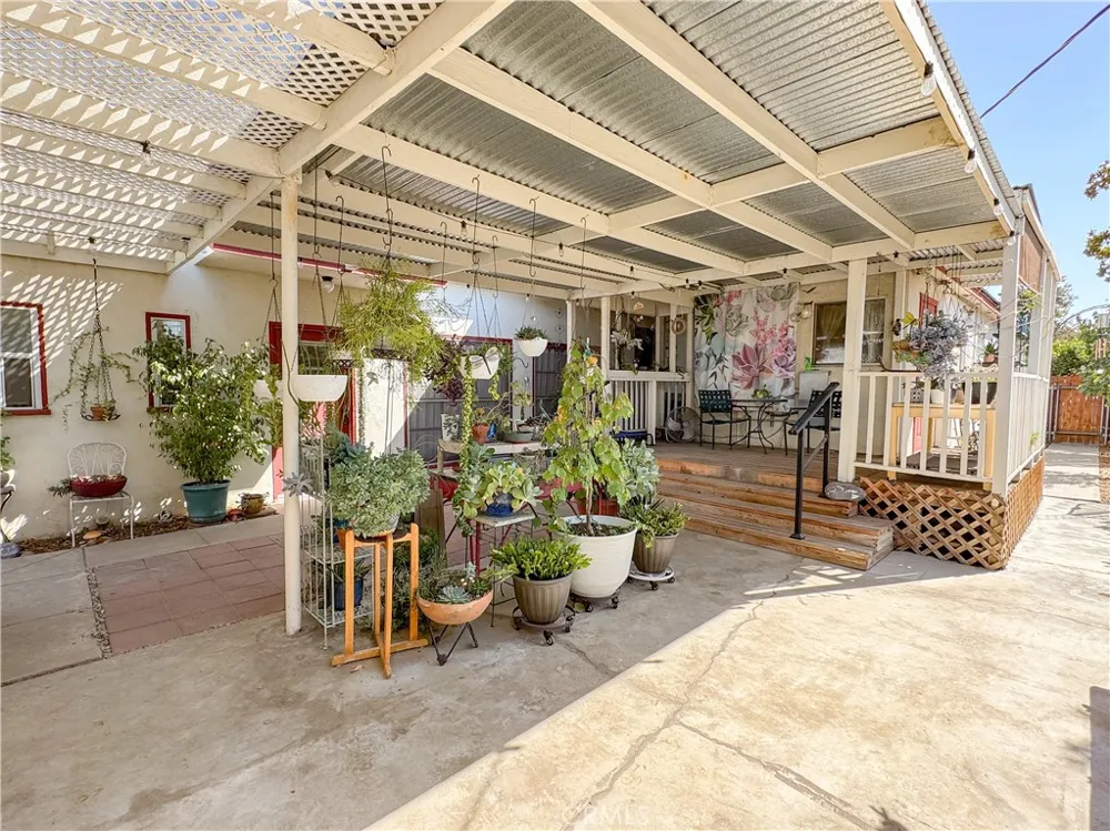 1653 Olive Street Bakersfield, CA 93301