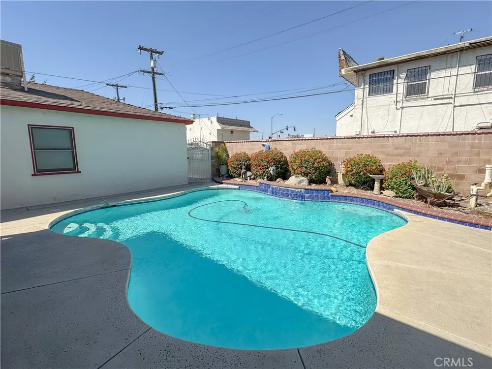1653 Olive Street Bakersfield, CA 93301