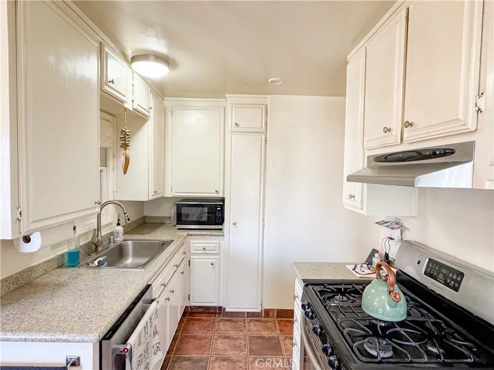 1653 Olive Street Bakersfield, CA 93301