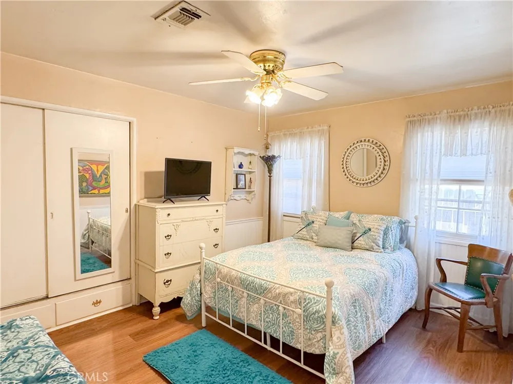 1653 Olive Street Bakersfield, CA 93301