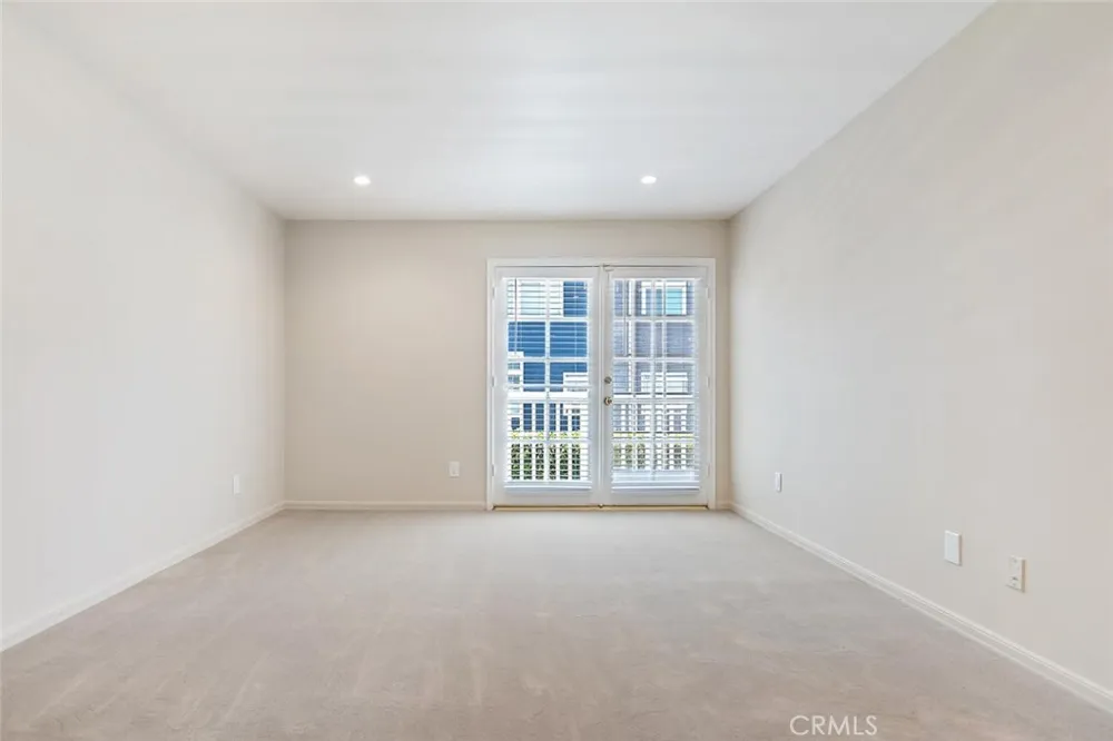 18850 Hatteras #5 Tarzana, CA 91356