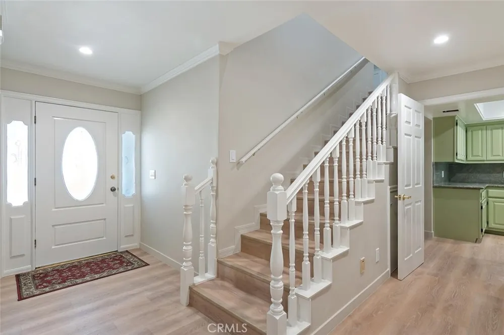 18850 Hatteras #5 Tarzana, CA 91356