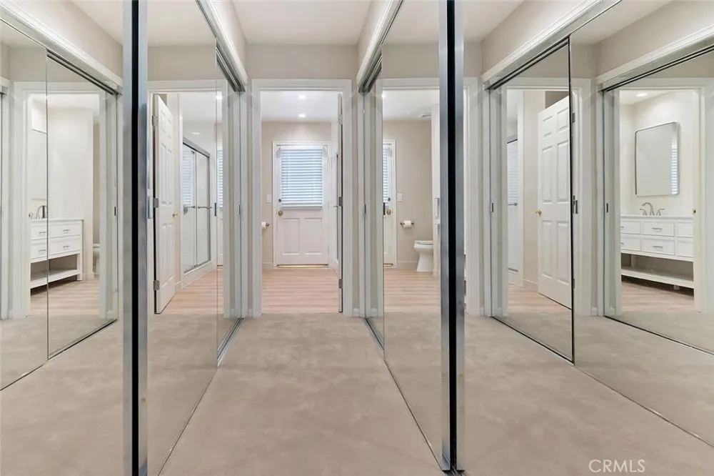 18850 Hatteras #5 Tarzana, CA 91356