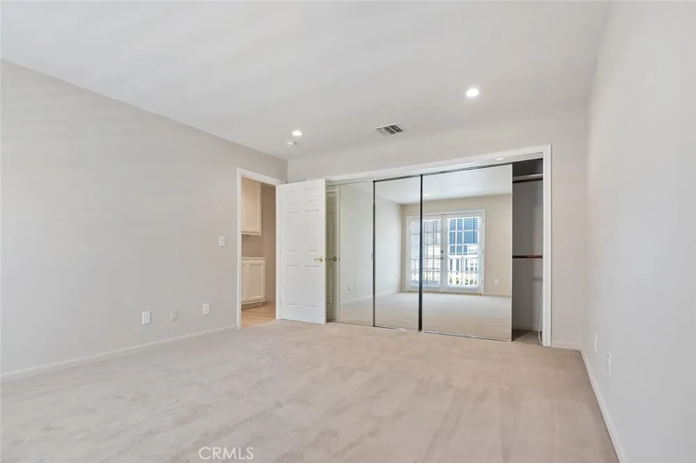 18850 Hatteras #5 Tarzana, CA 91356