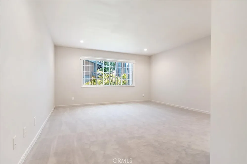 18850 Hatteras #5 Tarzana, CA 91356