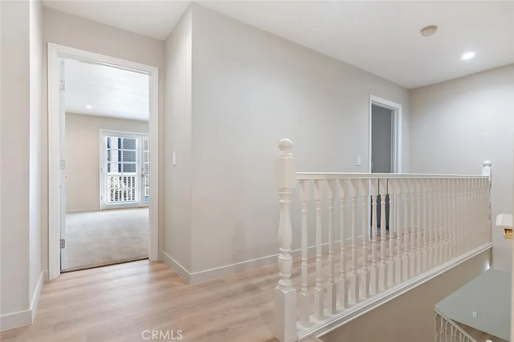 18850 Hatteras #5 Tarzana, CA 91356