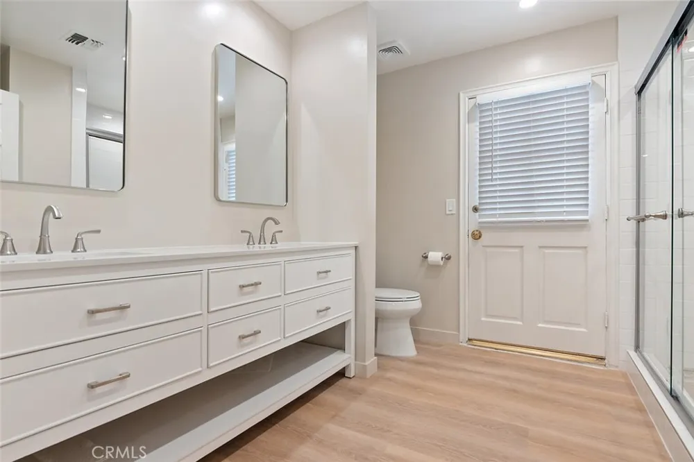 18850 Hatteras #5 Tarzana, CA 91356