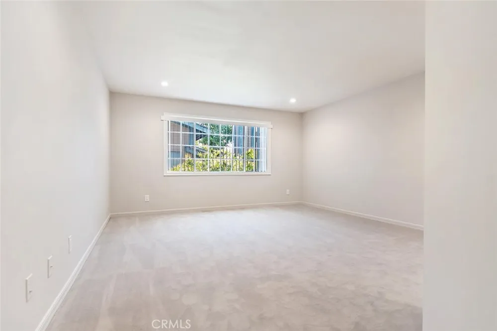 18850 Hatteras #5 Tarzana, CA 91356