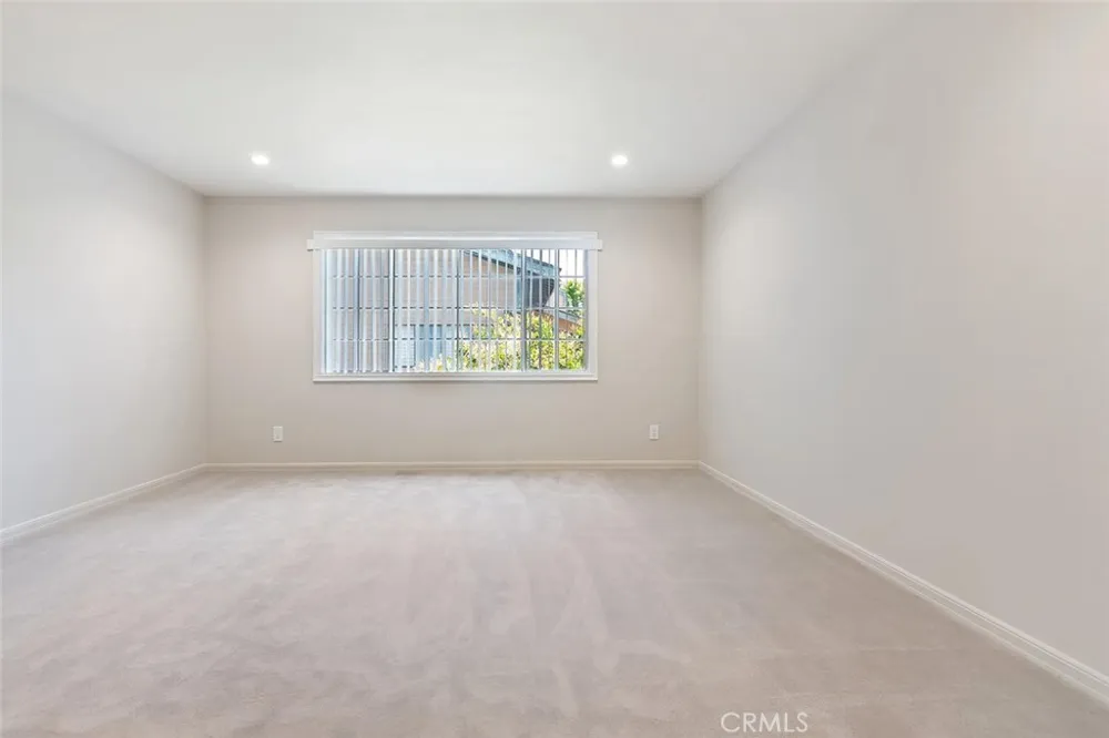 18850 Hatteras #5 Tarzana, CA 91356
