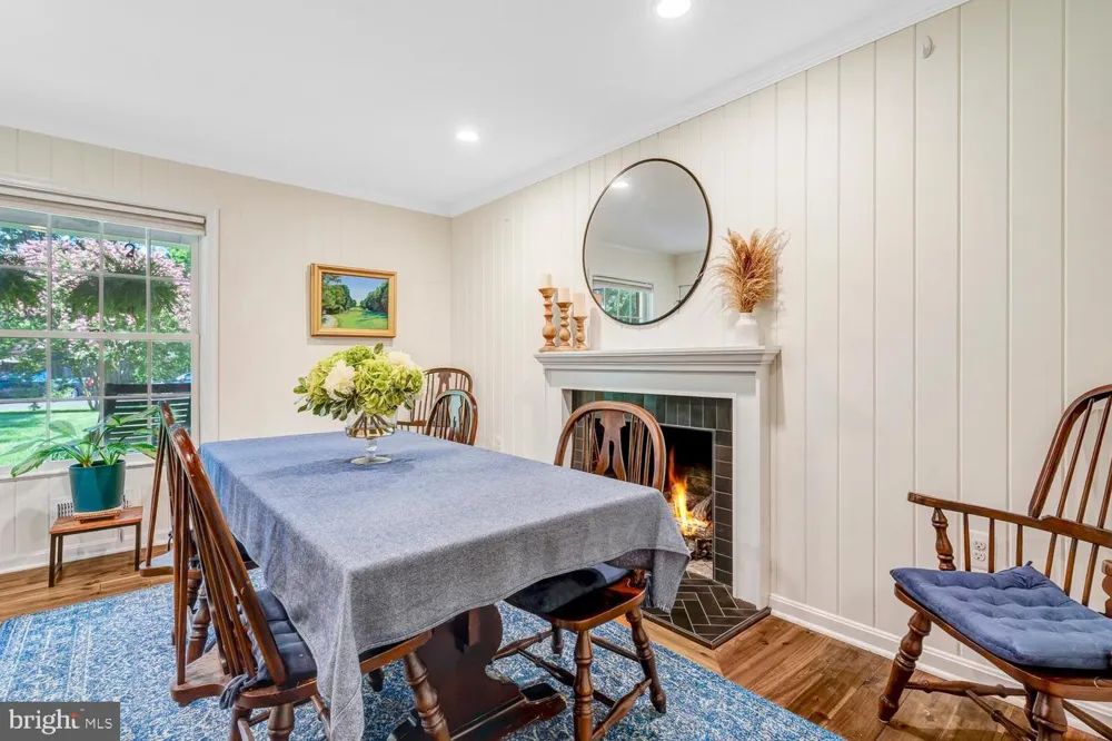 9305 REEF COURT Alexandria, VA 22309