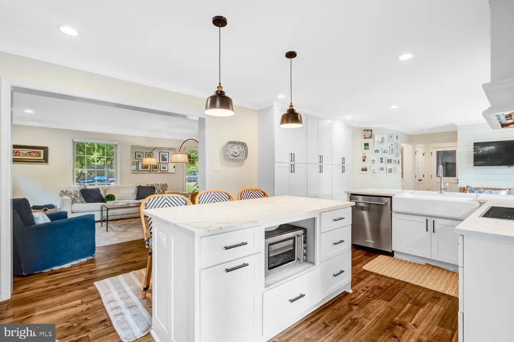 9305 REEF COURT Alexandria, VA 22309
