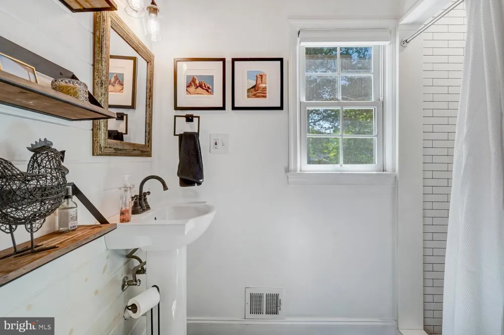 9305 REEF COURT Alexandria, VA 22309