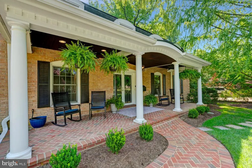 9305 REEF COURT Alexandria, VA 22309