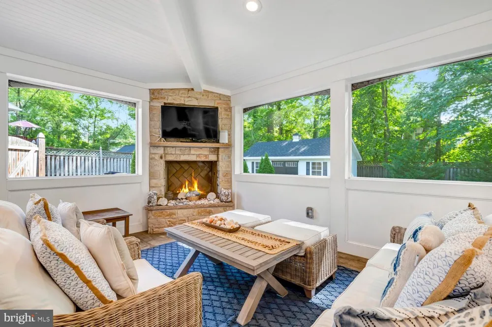 9305 REEF COURT Alexandria, VA 22309