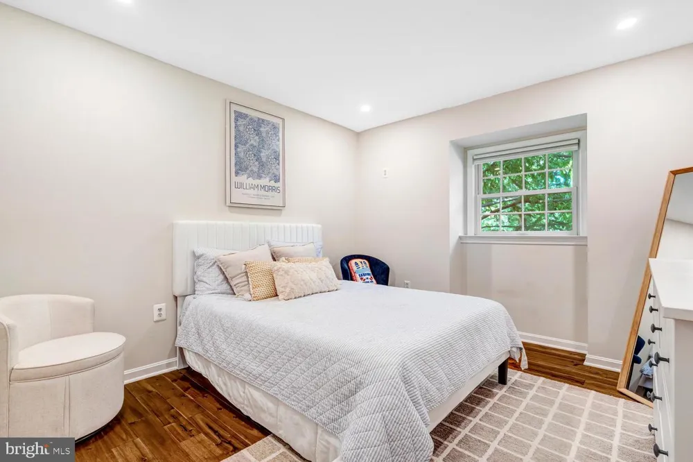 9305 REEF COURT Alexandria, VA 22309