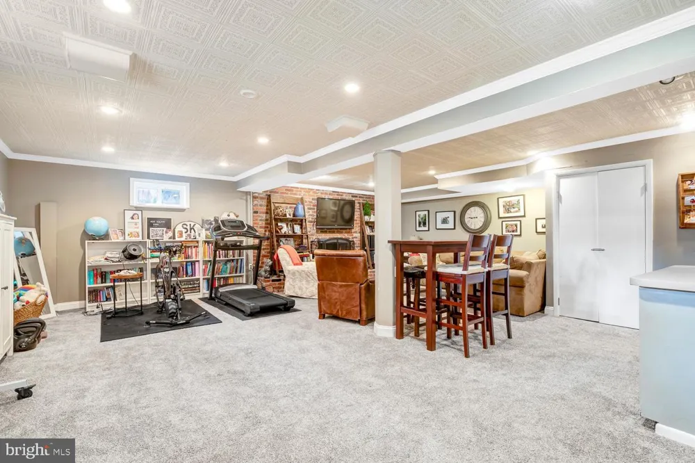 9305 REEF COURT Alexandria, VA 22309
