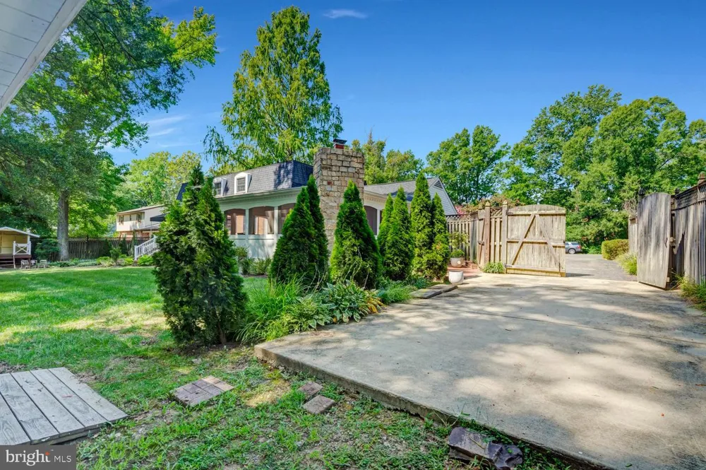 9305 REEF COURT Alexandria, VA 22309