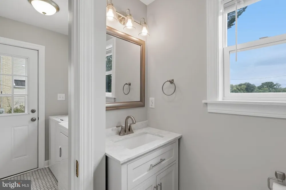 224 E IRVIN AVENUE Hagerstown, MD 21742