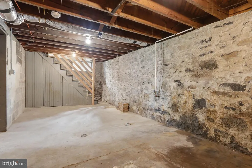 224 E IRVIN AVENUE Hagerstown, MD 21742