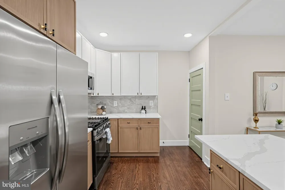 317 E VERNON Philadelphia, PA 19119